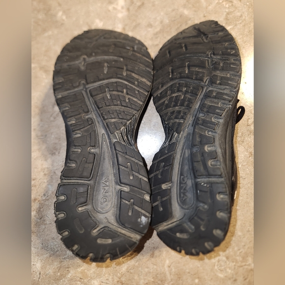 Brooks Adrenaline GTS 18 Women’s Size 8 Med Width Black Running Shoes Sneakers - Picture 8 of 10